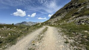 Piste VTT menant aux lacs d'altitude de l'Alpe d'Huez