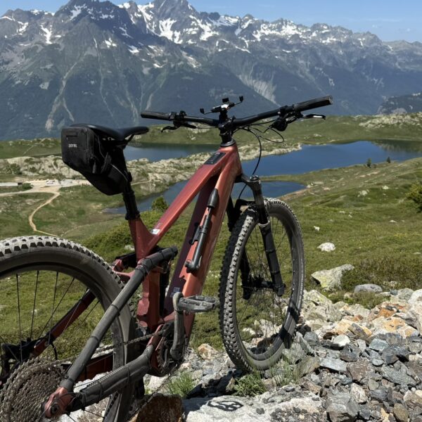 VTT Alpe d’Huez : boucle des lacs d’altitude depuis Allemond